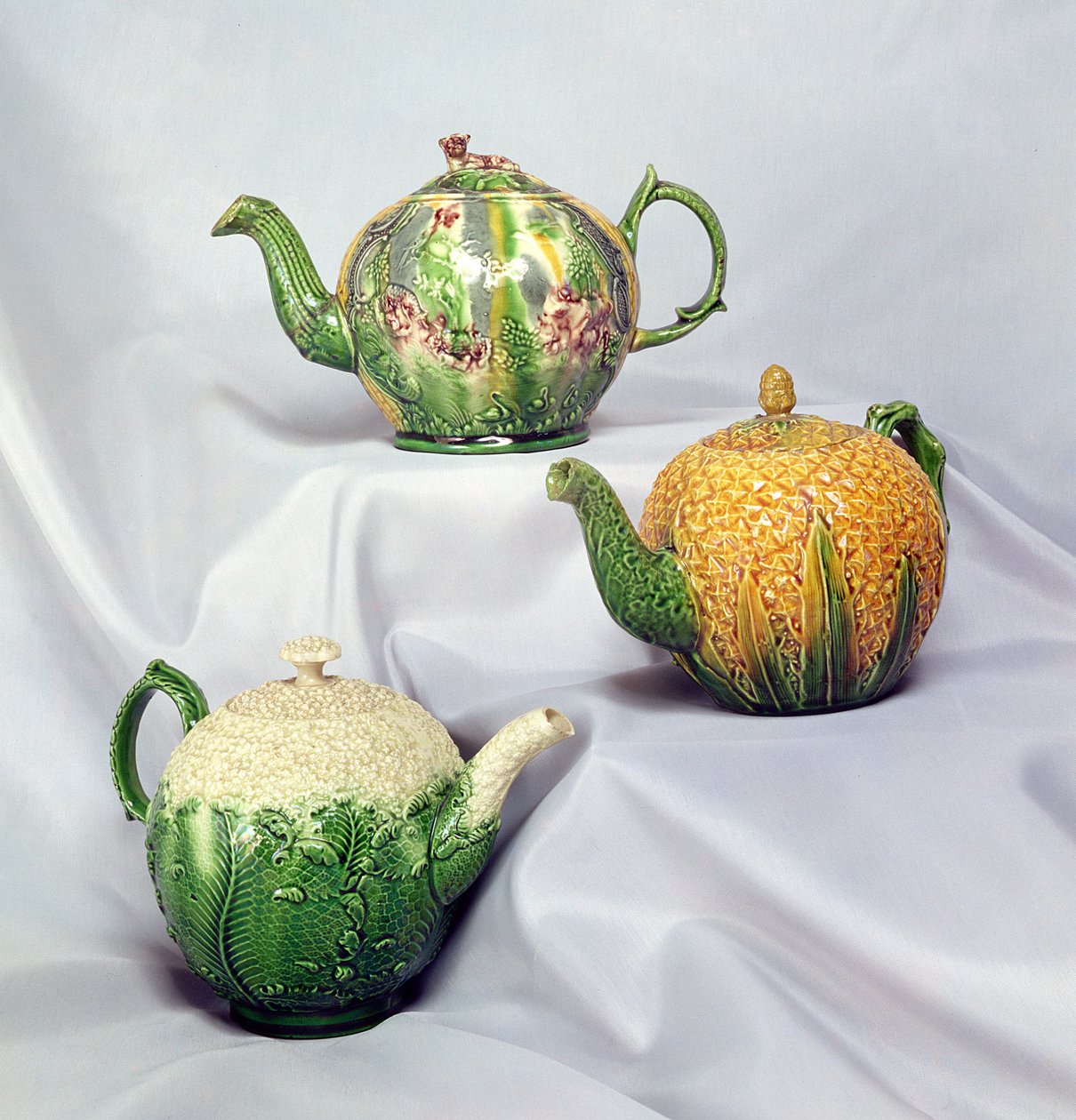 Três bules de vidro Wedgwood, c.1740 (cerâmica) de English School