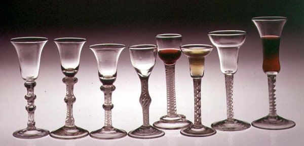 Taças de vinho com hastes opacas, 1760-65 (vidro) de English School