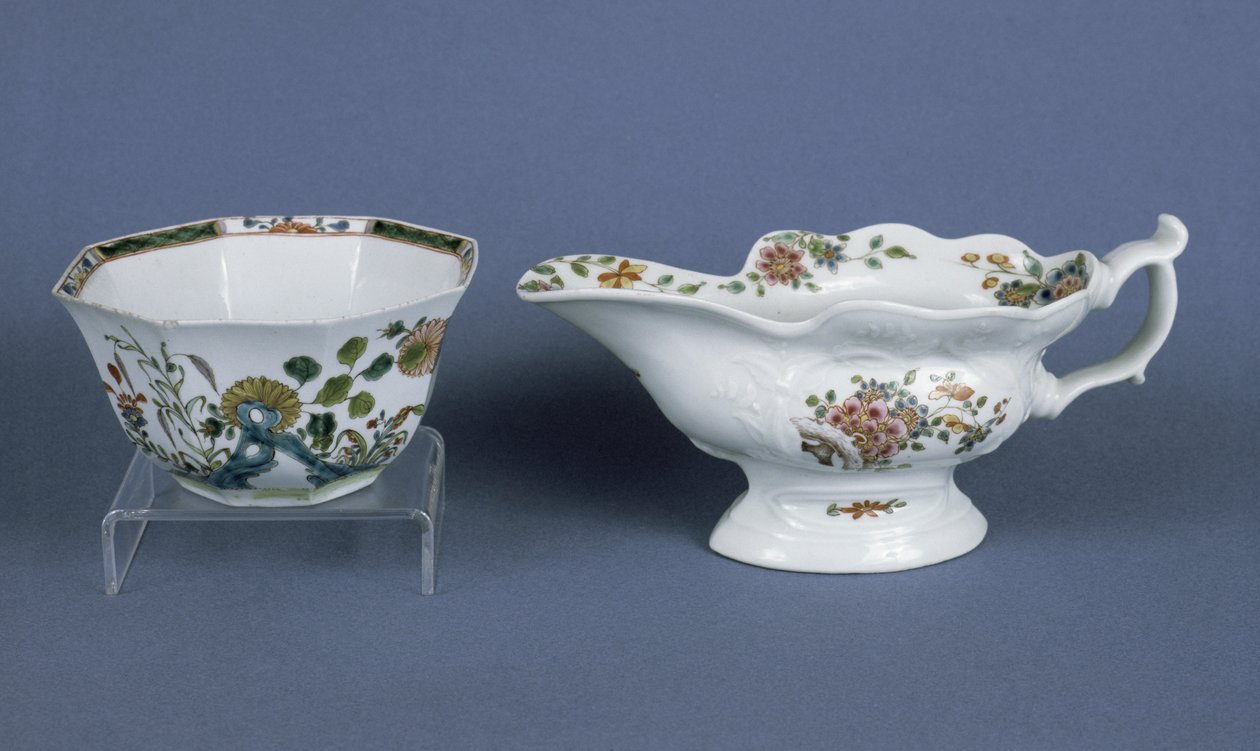 Molheira oval em Worcester e bacia octogonal decorada em esmaltes, 1750-55 (cerâmica) de English School
