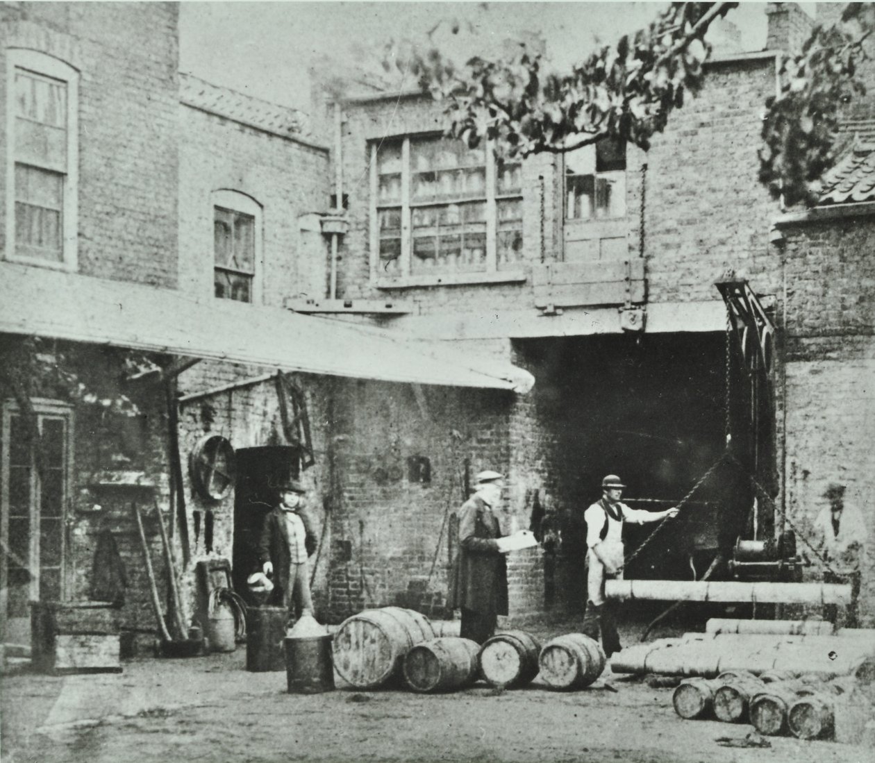231-235 Kings Road: elevação traseira, Londres, 1890 de English Photographer