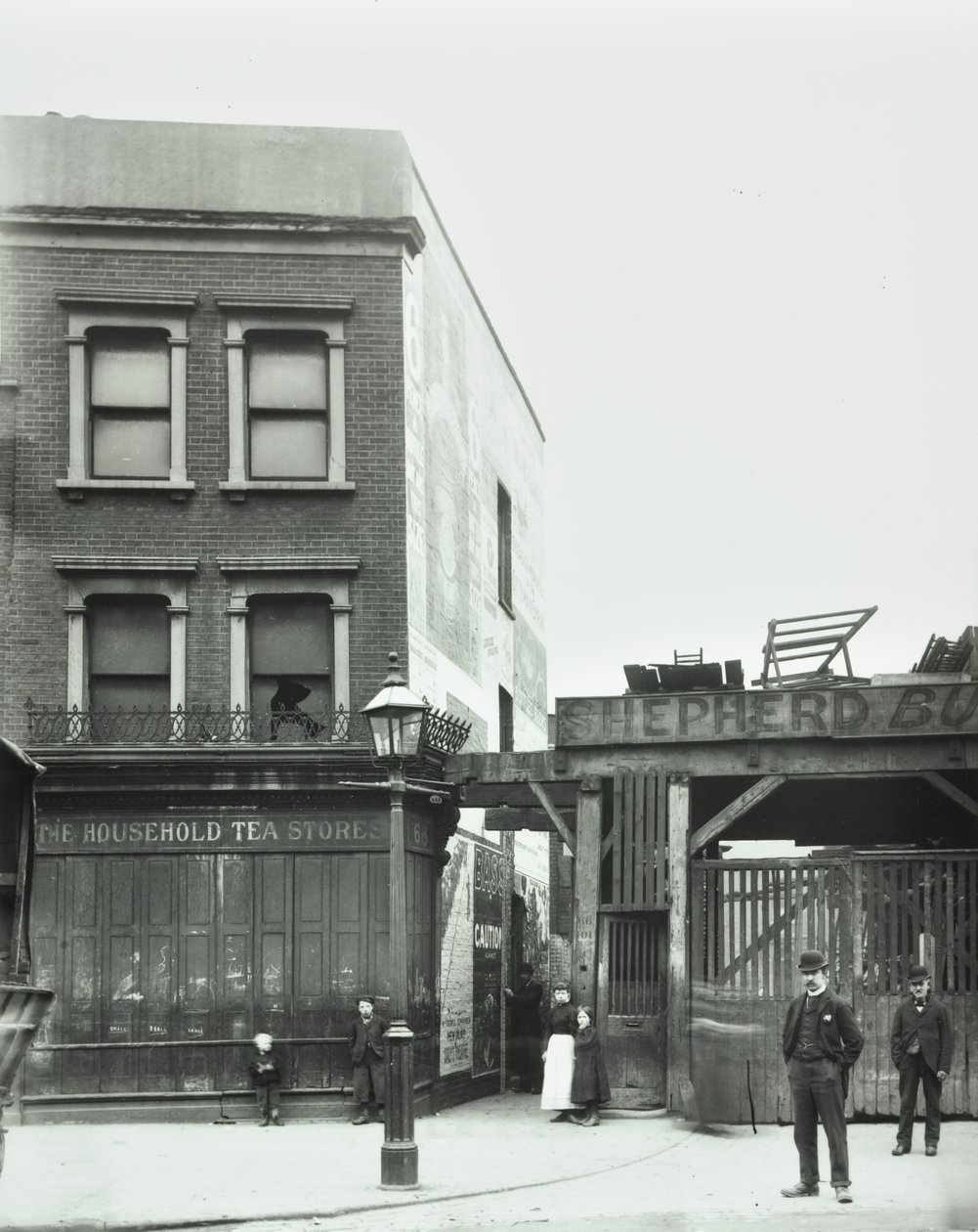 68 Bermondsey New Road: elevação frontal, Londres, 1898 de English Photographer