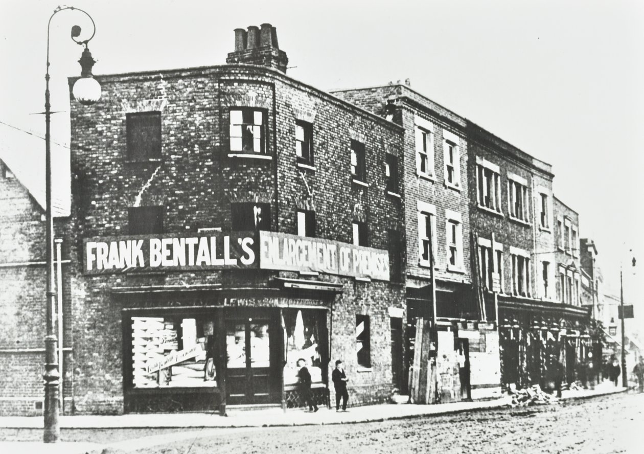 Bentalls, Clarence Street, Kingston: visão geral, 1890 de English Photographer