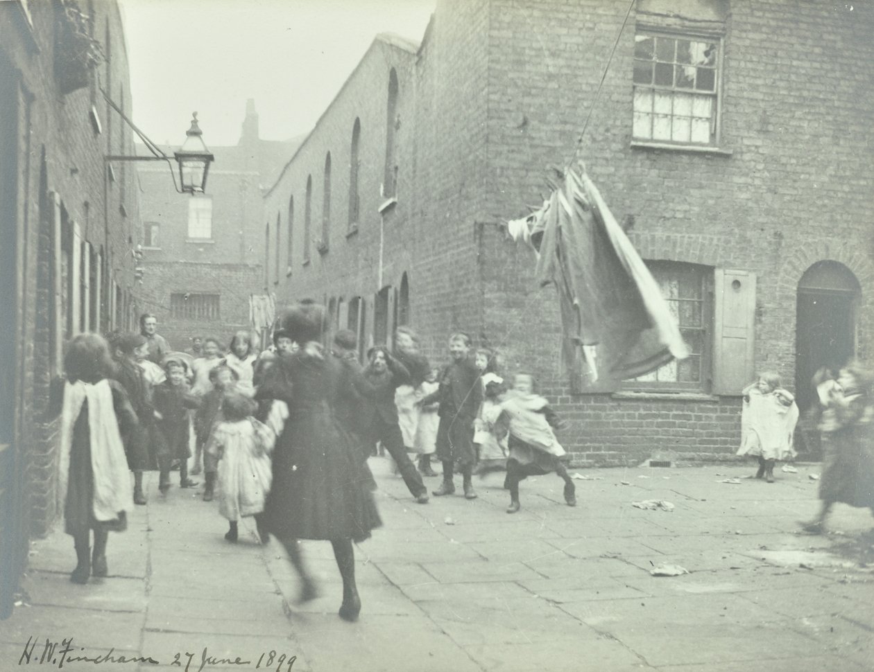 Tribunal dos Bispos: visão geral, Londres, 1899 de English Photographer