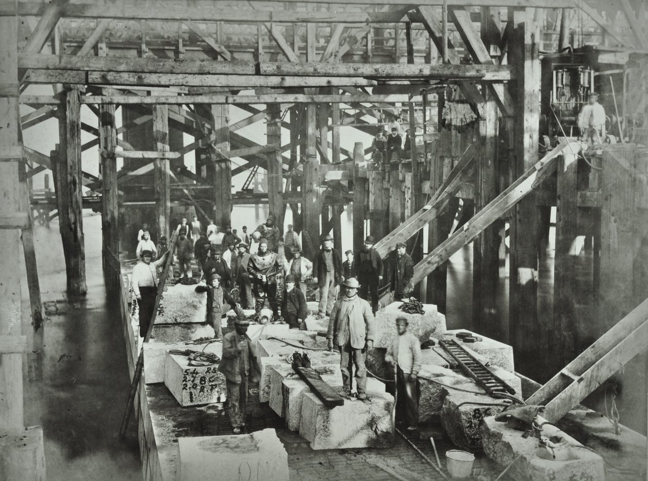 Ponte Blackfriars: trabalhadores da construção civil, 1869 de English Photographer