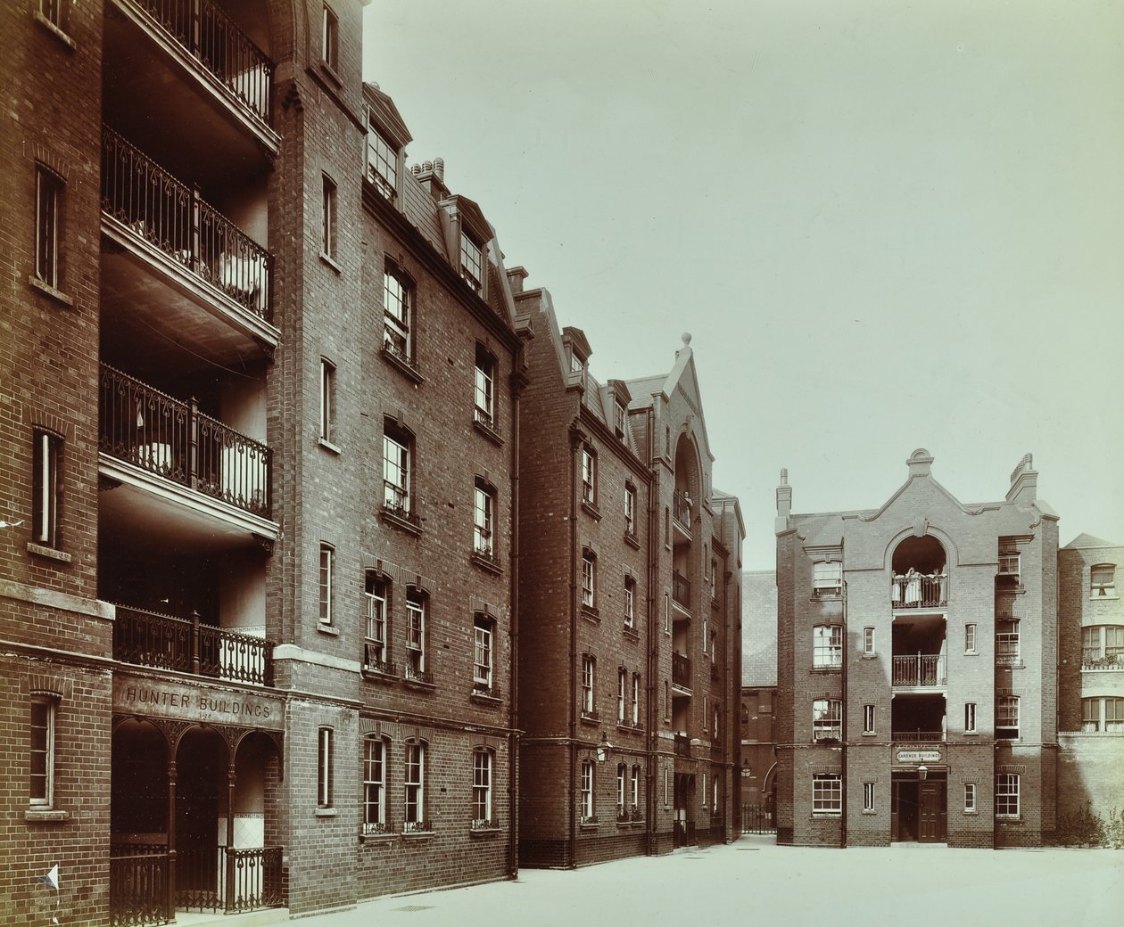 Borough Road Estate: condomínios residenciais, Londres de English Photographer