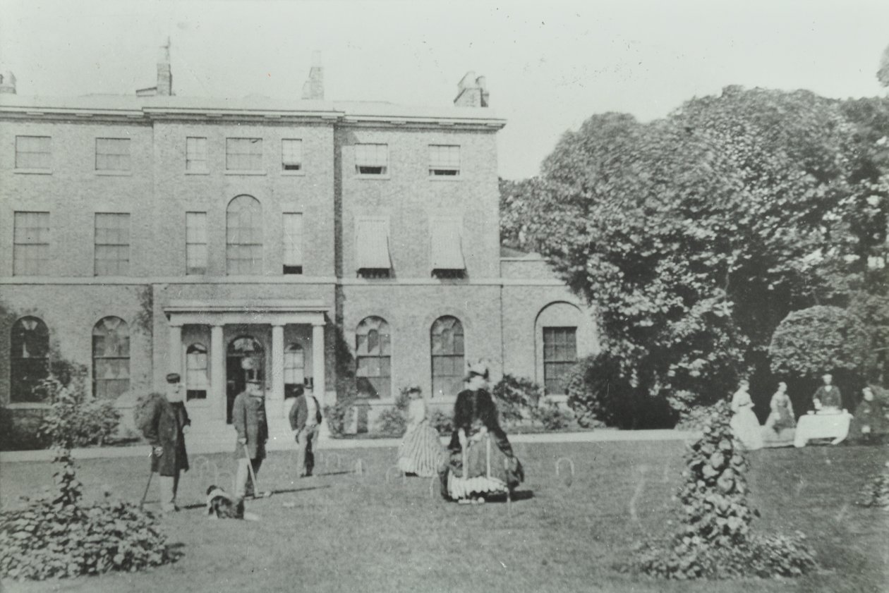 Broomwood House, Broomwood Road: elevação traseira, Londres, 1890 de English Photographer