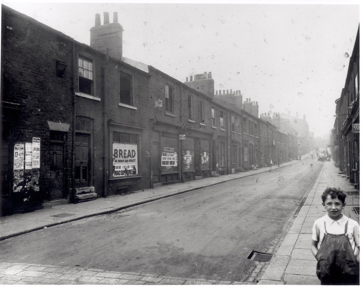 Byron Street, Leylands, Leeds, 14 de agosto de 1935 de English Photographer