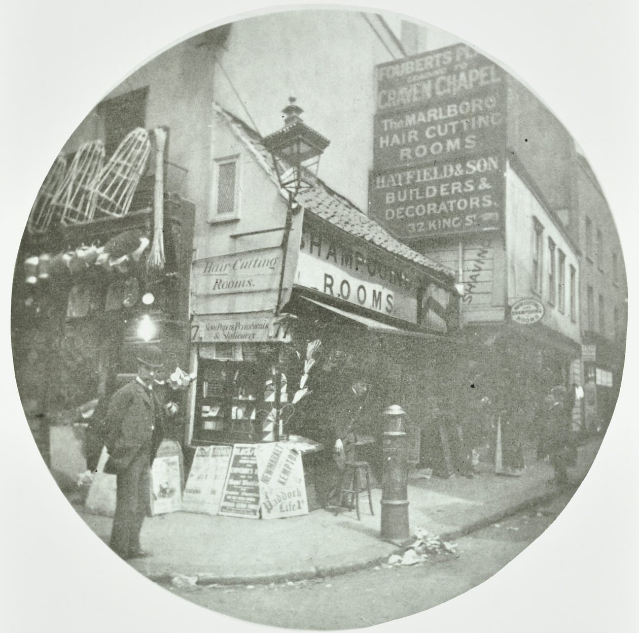 Fouberts Place, Westminster LB: por Kingly Street, 1890 de English Photographer
