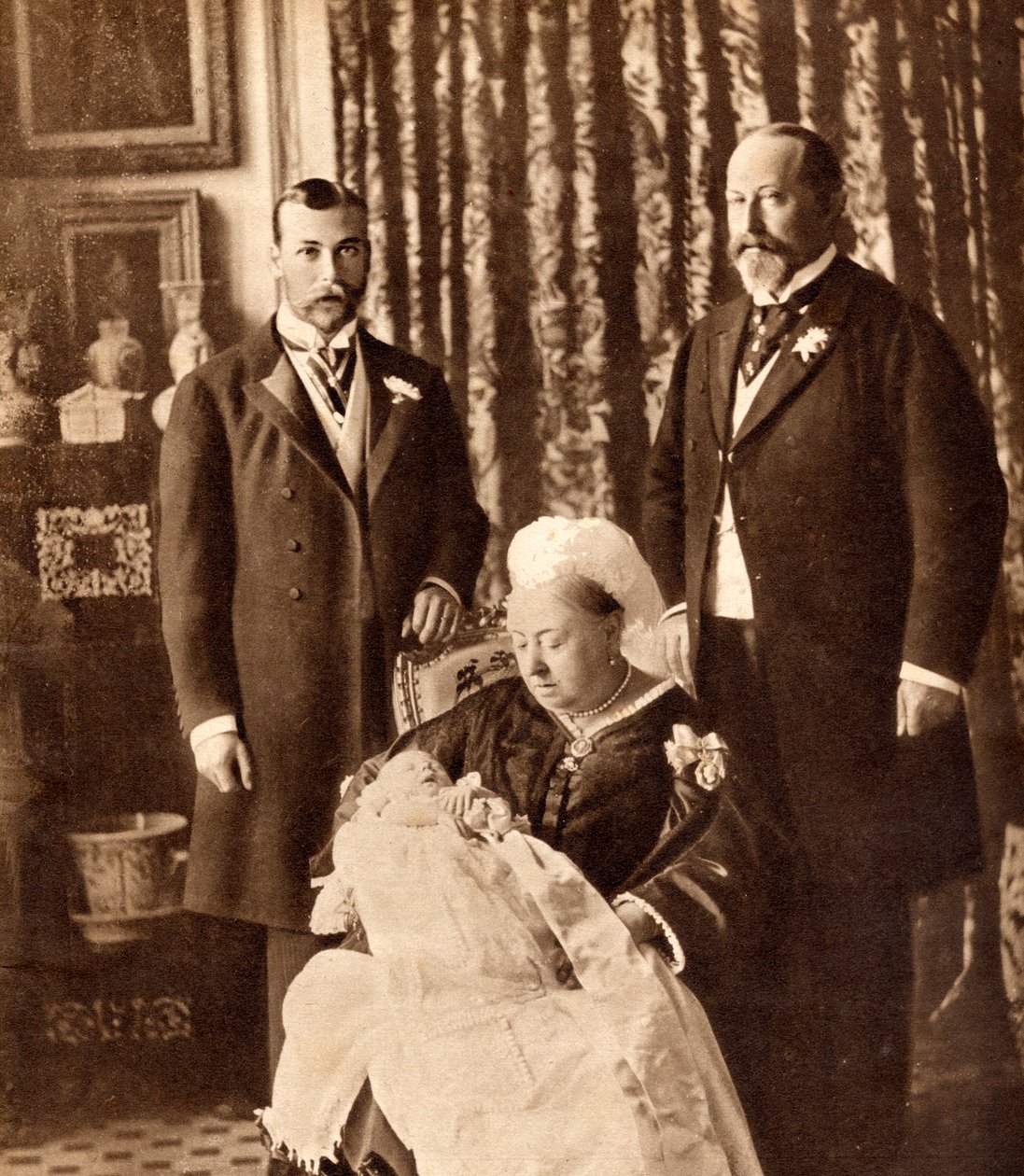 Quatro gerações da família real inglesa, ilustração de "Sua Majestade o Rei Eduardo VIII", publicado em 1936 de English Photographer