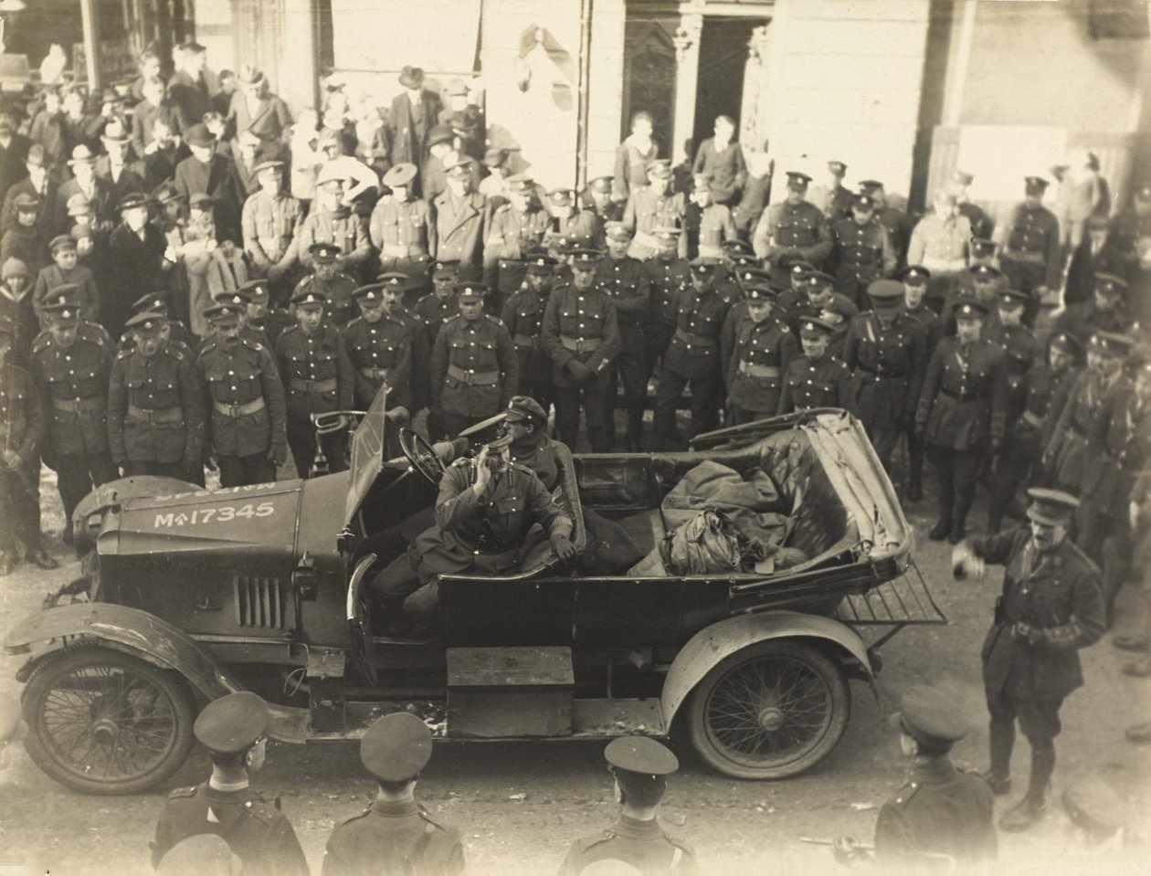 De um álbum de 134 fotografias associadas à Primeira Guerra Mundial, Frente Ocidental, 1914-1918 de English Photographer