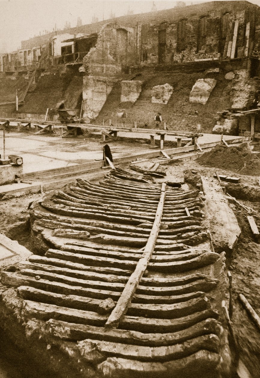 Galley, encontrado no site do County Hall em 1910 (foto sépia) de English Photographer