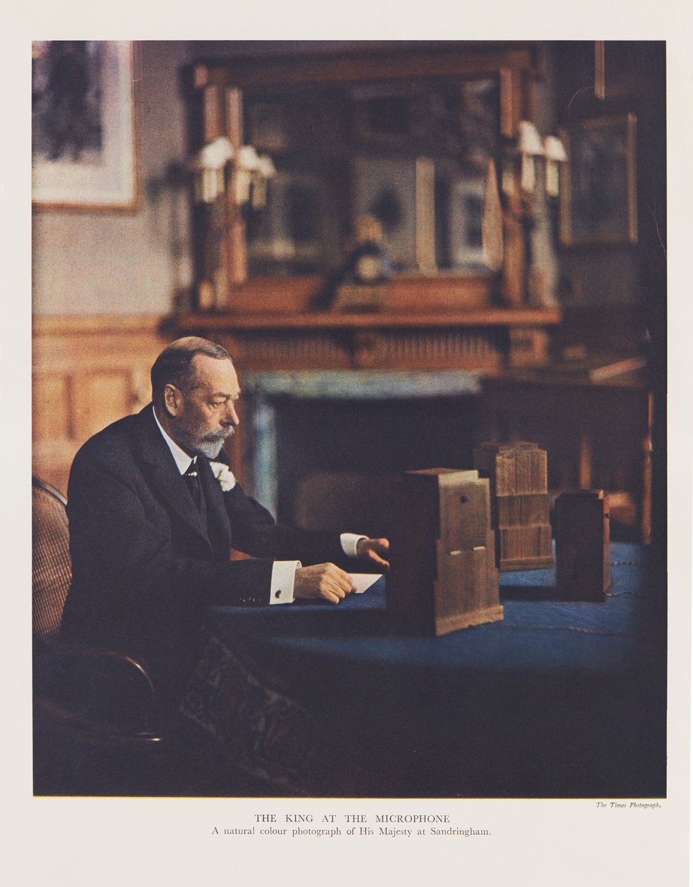 George V transmite a sua mensagem de Natal à Commonwealth e ao Império Britânico de English Photographer