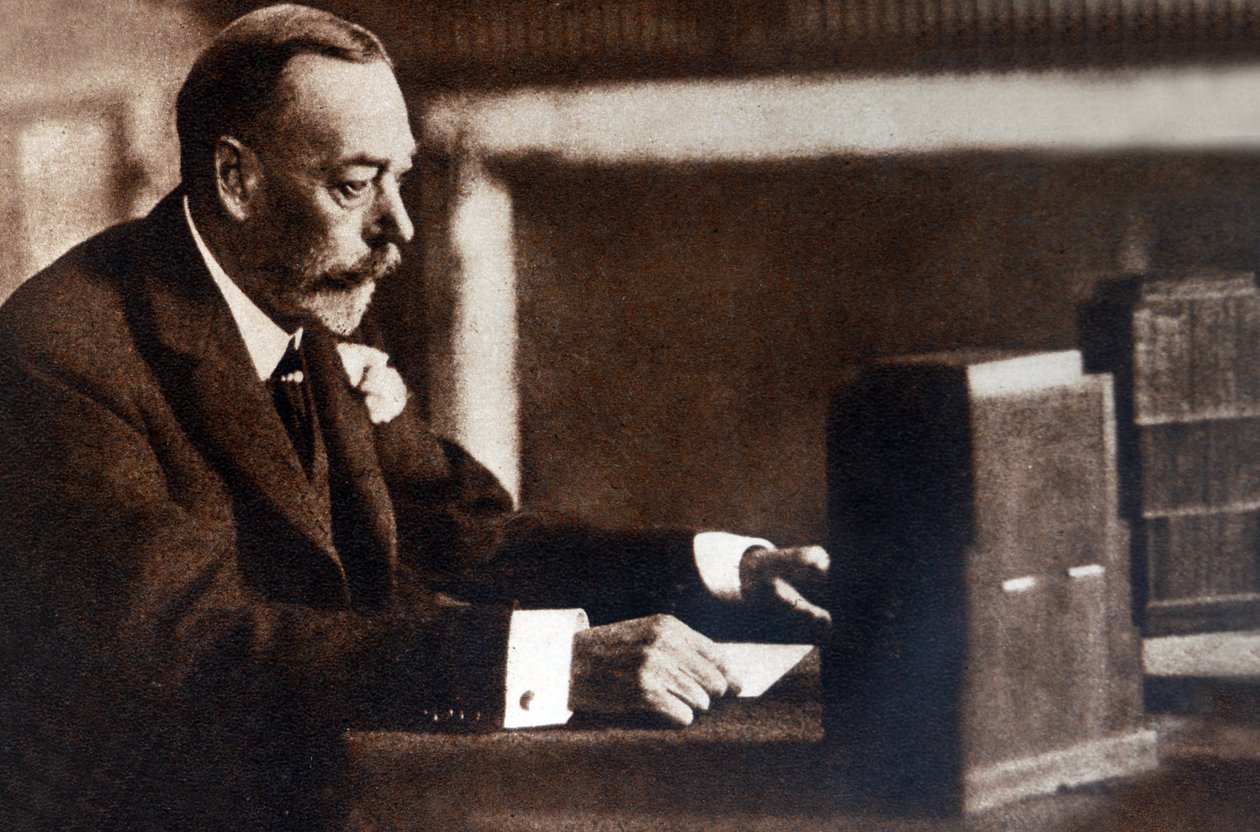 George V transmite a sua mensagem de Natal à Commonwealth e ao Império Britânico de English Photographer