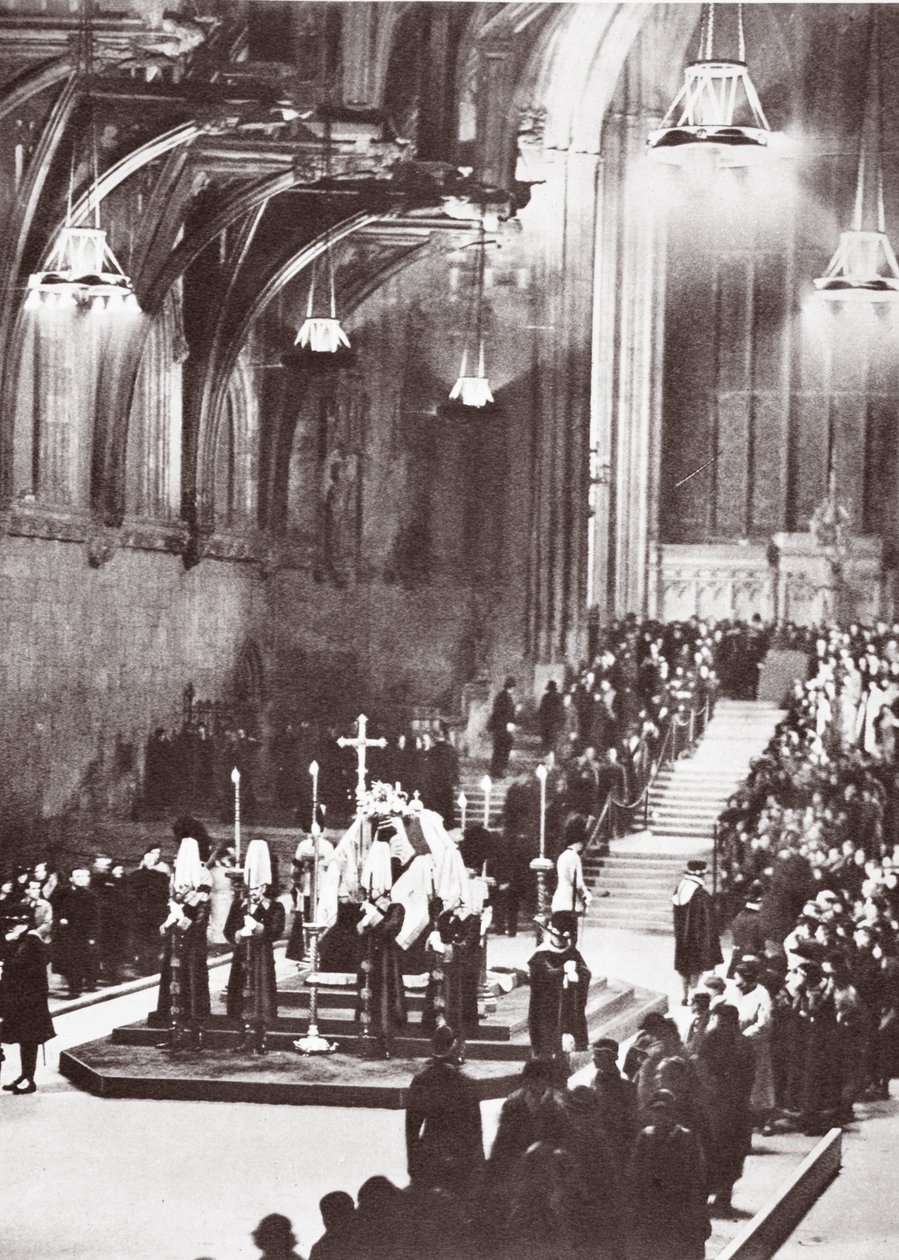 George V deitado no estado em Westminster Hall, 1936 de English Photographer
