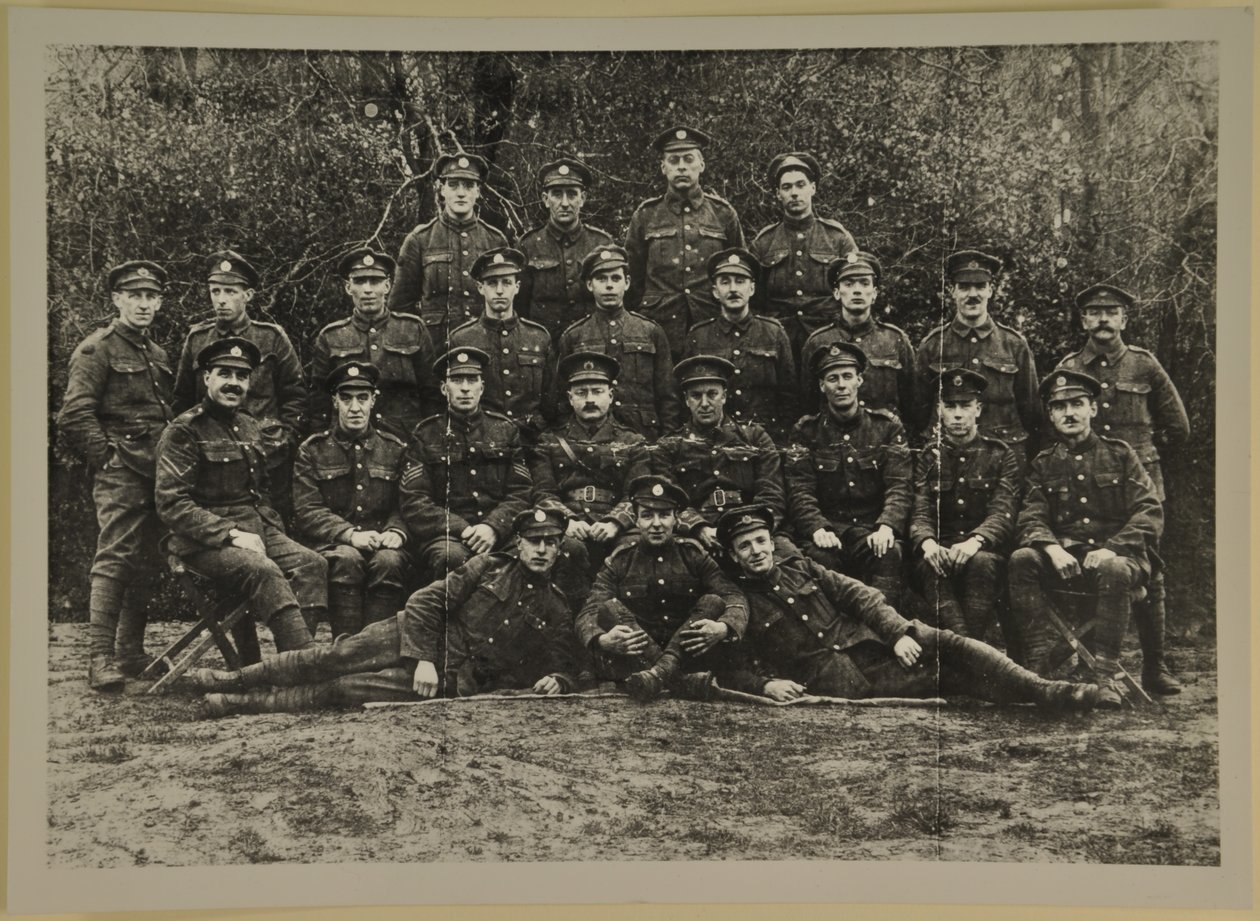 Retrato de grupo, possivelmente o Leicester Royal Horse Artillery, 1914-15 de English Photographer