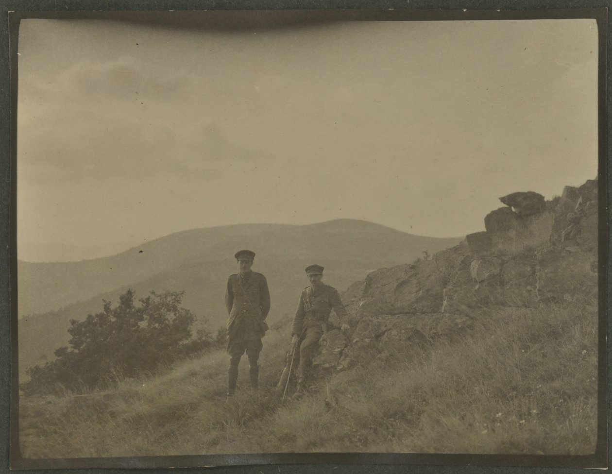 Harold Roper Robinson e William Lawrence Bragg, Vosges, outono de 1915 de English Photographer