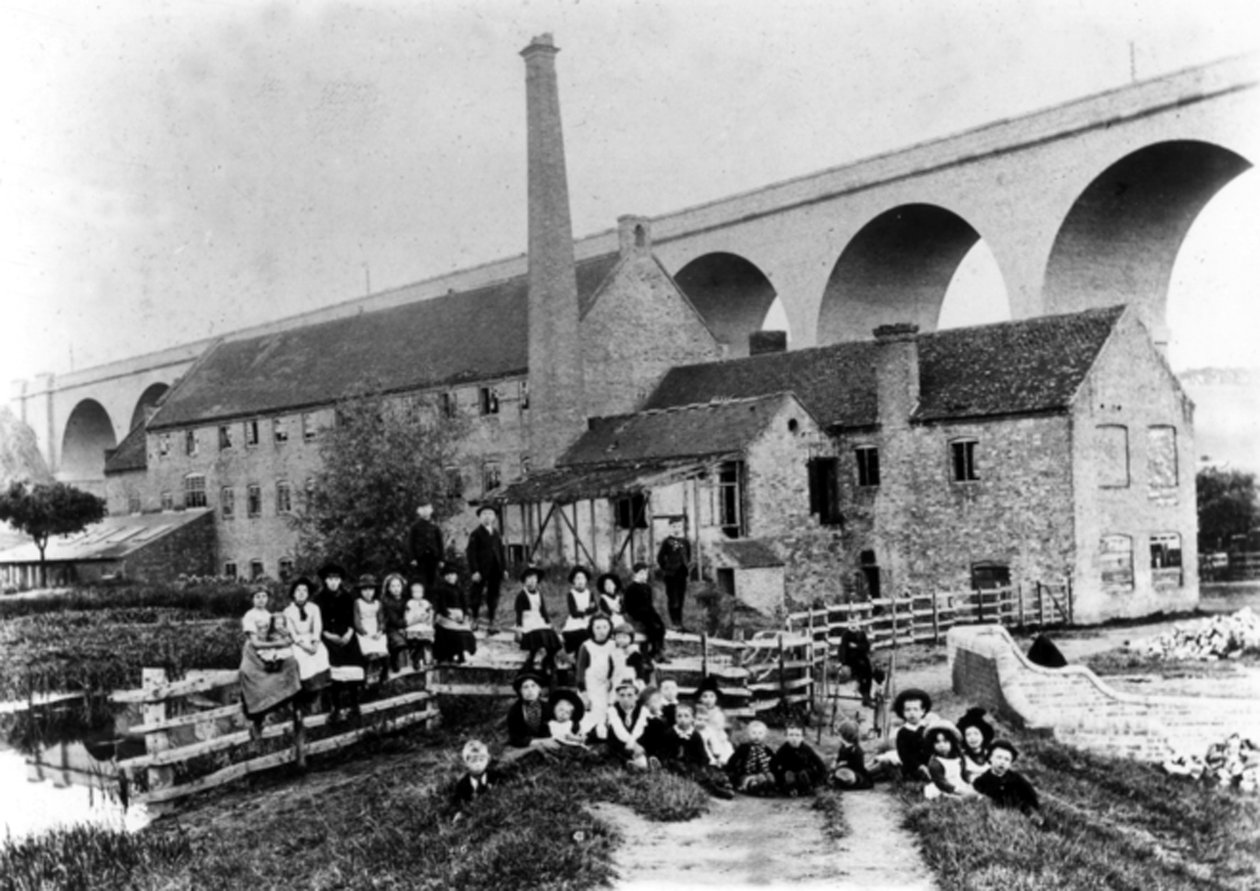 Moinho Hoobrook e viaduto, Kidderminster, 1905 de English Photographer