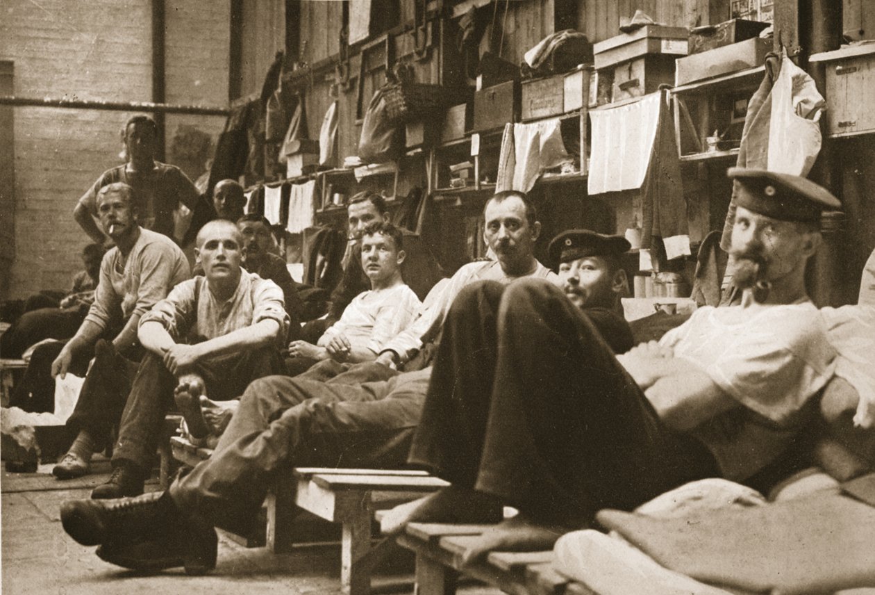 Em Quarters, Handforth, ilustração de prisioneiros alemães na Grã-Bretanha (fotogravura) de English Photographer