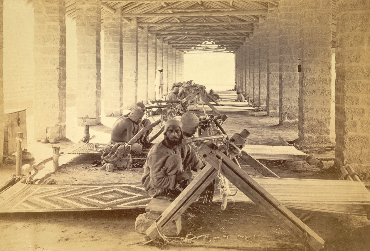 Tecelões da cadeia de Karachi. 1873 (impressão fotográfica) de English Photographer