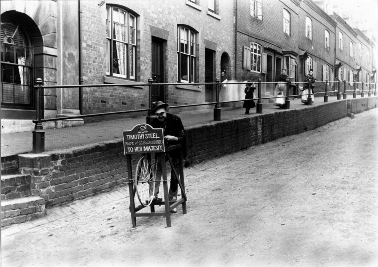 Moedor de facas, Hall Street, Kidderminster de English Photographer