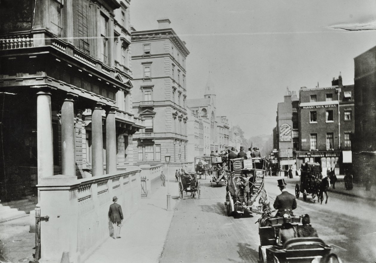 Knightsbridge, Westminster LB: olhando para o leste por Albert Gate, 1890 de English Photographer