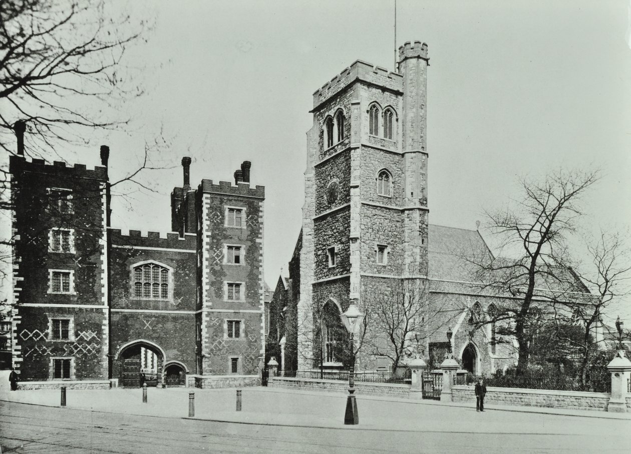 Palácio de Lambeth Igreja de Santa Maria, Lambeth Palace Road: porta de entrada e Igreja de Santa Maria, 1890 de English Photographer