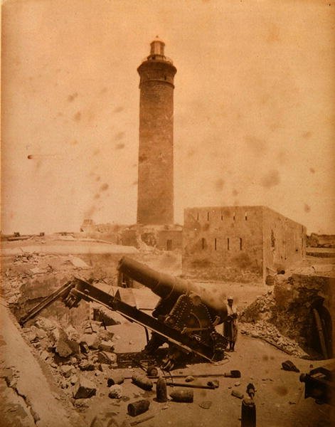 Forte do Farol após o bombardeamento de Alexandria de English Photographer