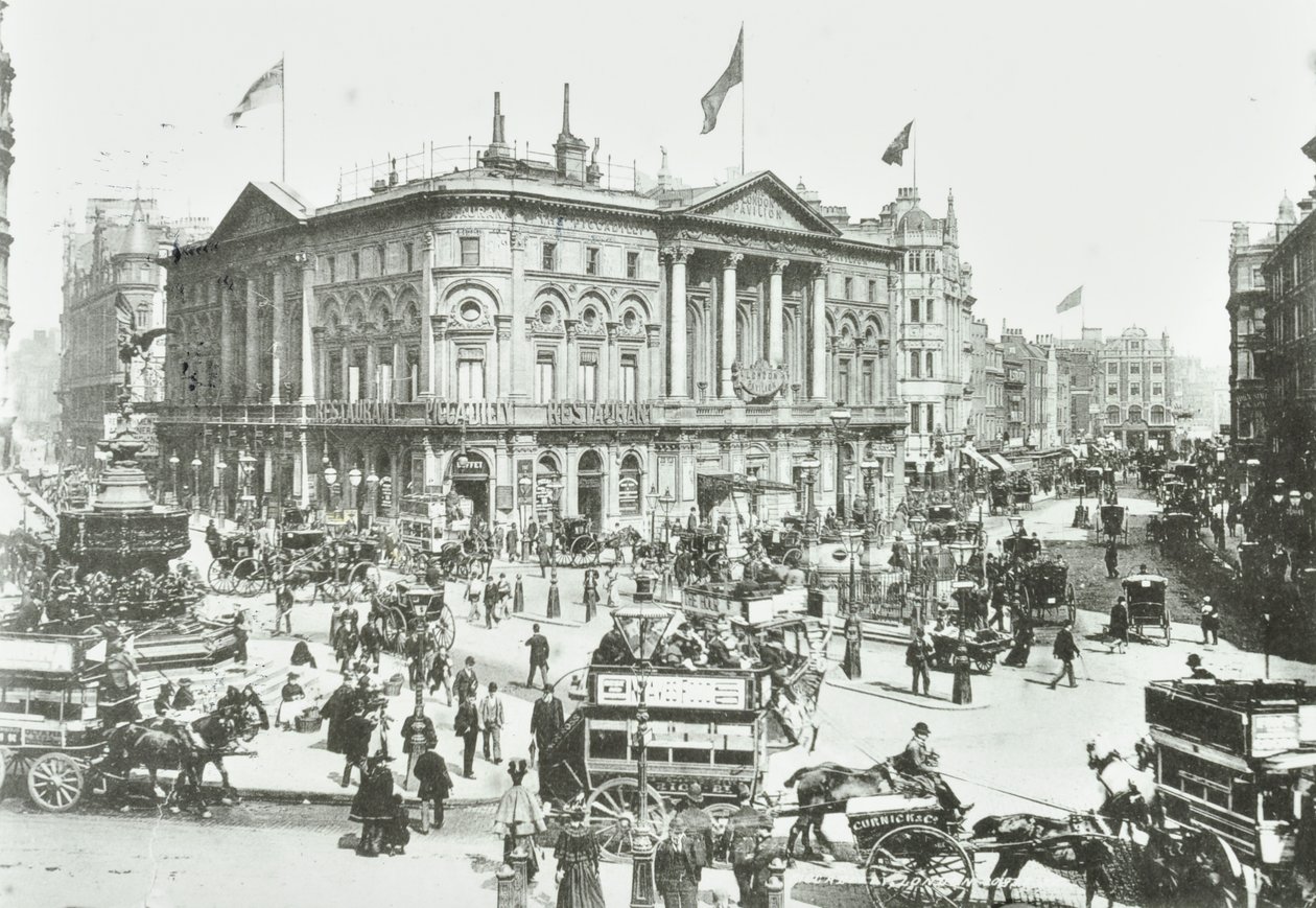 Pavilhão de Londres, Piccadilly Circus, Westminster LB: olhando para o leste, 1895 de English Photographer