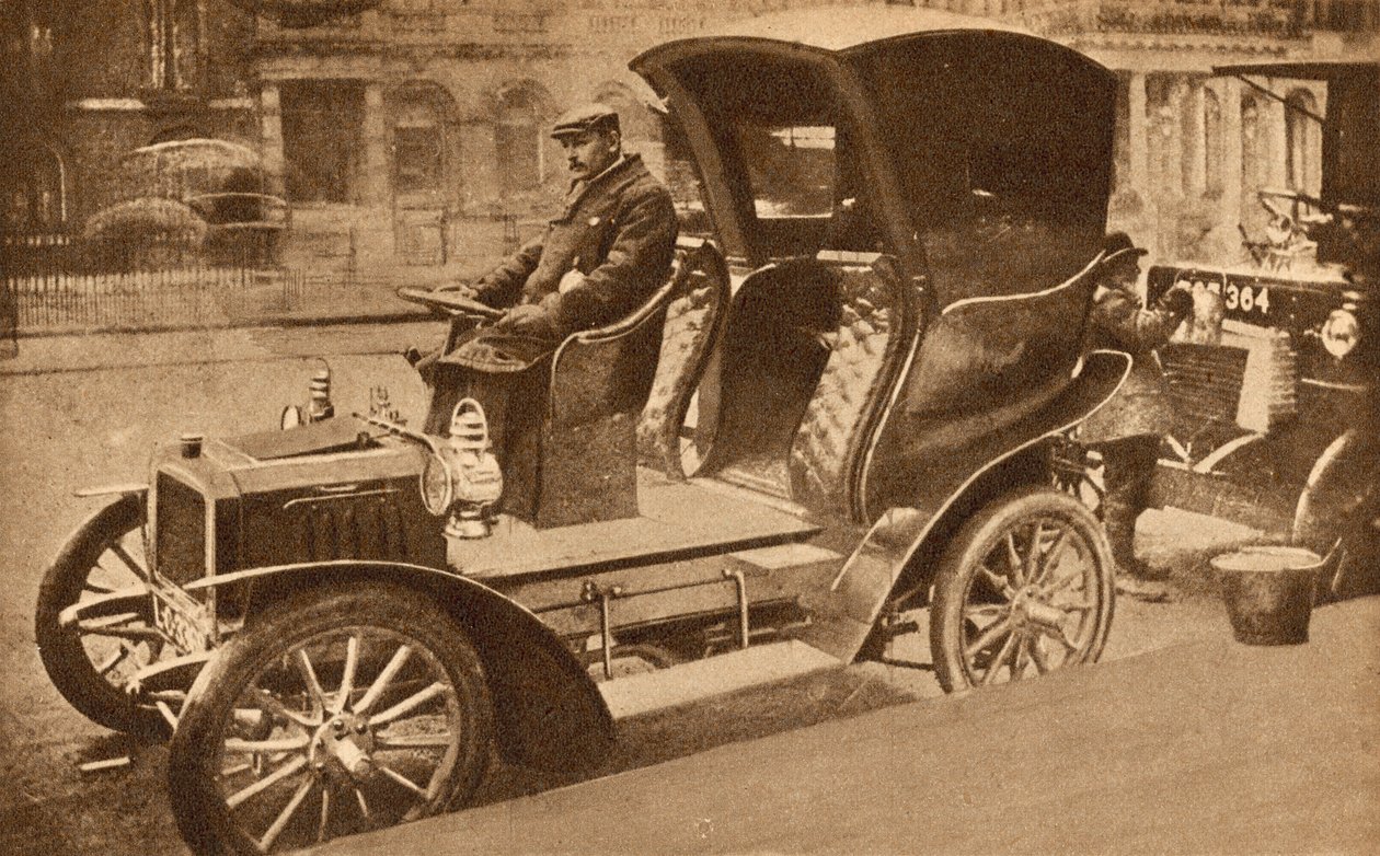 O primeiro táxi a motor de Londres de English Photographer