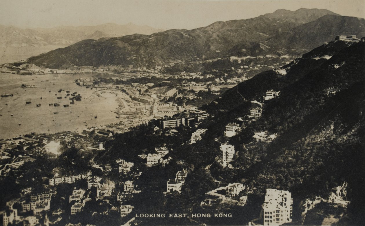 Looking East, Hong Kong, de um álbum de fotografias relacionadas ao serviço de Pte H. Chick, 1940 de English Photographer
