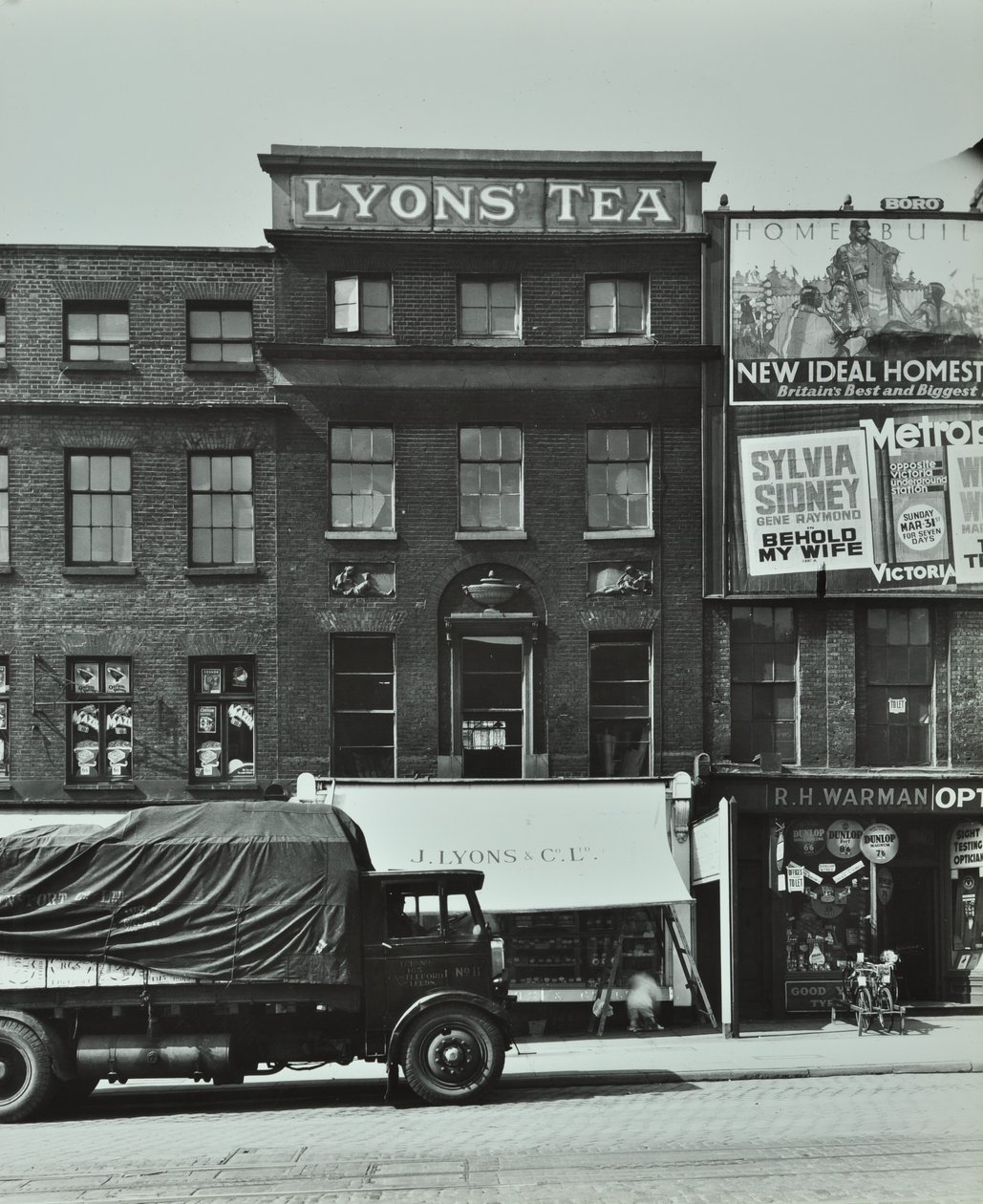Lyons Coffee House, 7 Blackfriars Road, 1935 de English Photographer