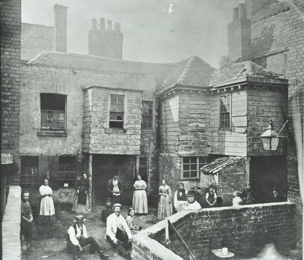 Tribunal do mercado, Londres, 1868 de English Photographer