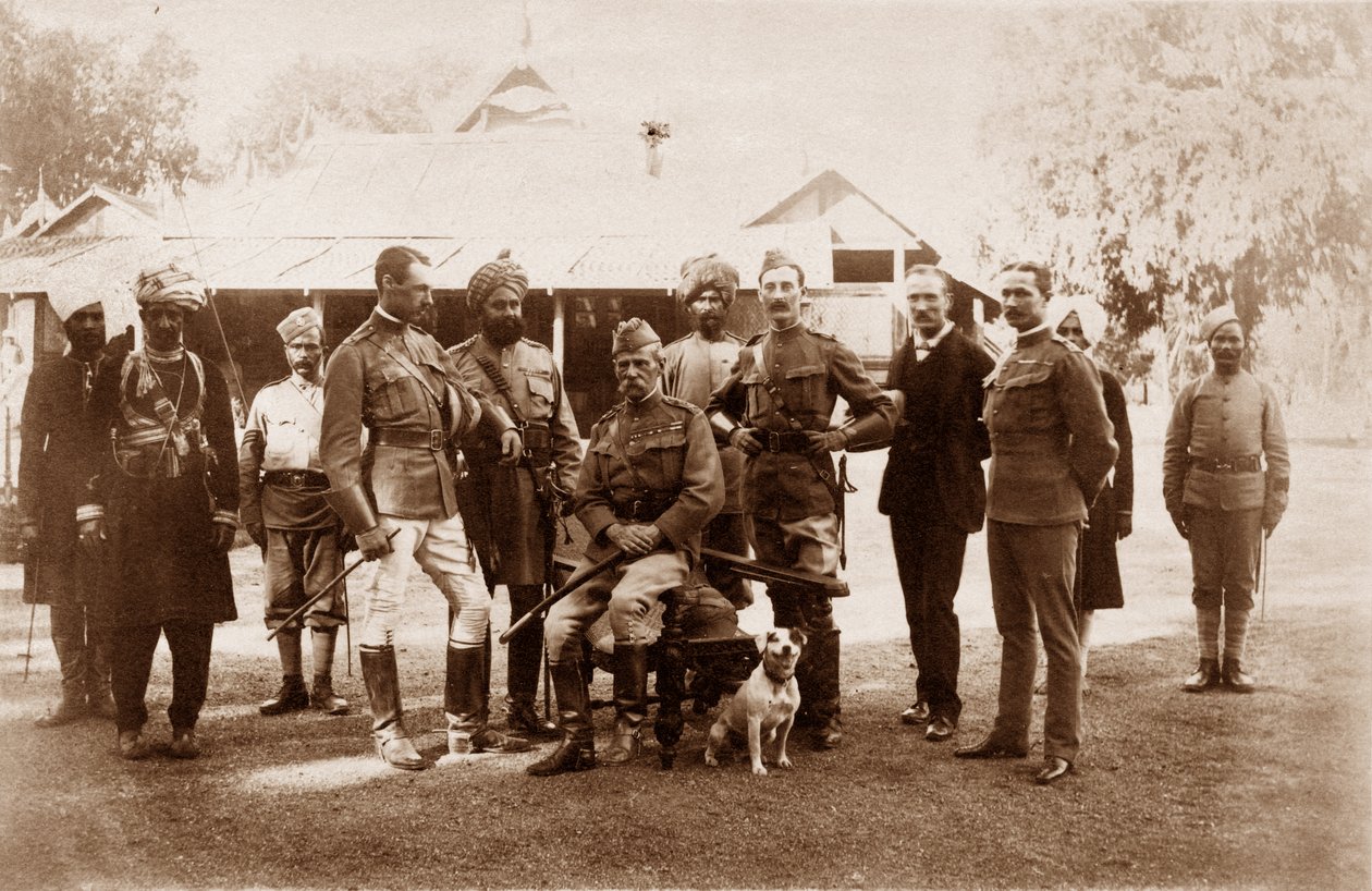 Narrain Sing, Hassan Ali, Major Hamilton D. Taylor, Ram Singh, Mohamad Khan, HSR Sir Fred, Coronel P. Carew, c.1886 de English Photographer