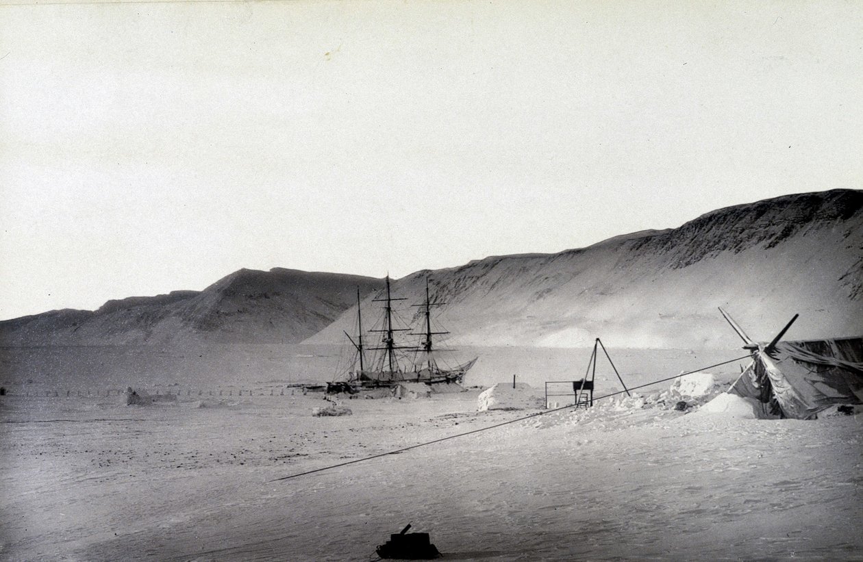 Pólo Norte: Discovery bay, winter - in "Narrative of a voyage to the Polar See during 1875-76", G.S. Nares, ed., Londres. Londres de English Photographer