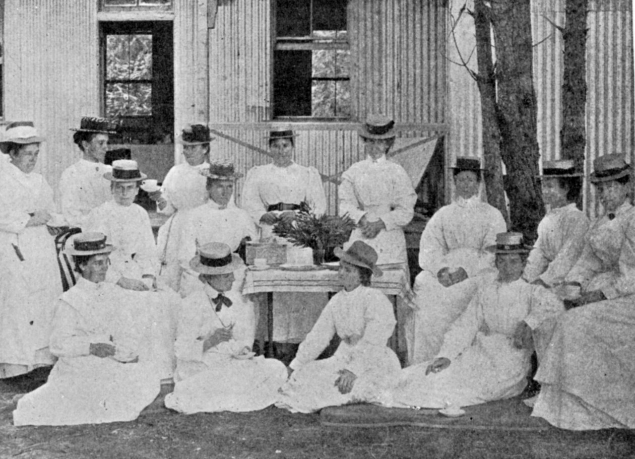 Enfermeiros do Hospital da Peste, Uitvlugt, perto da Cidade do Cabo, ilustração do Rei, 25 de maio de 1901 de English Photographer