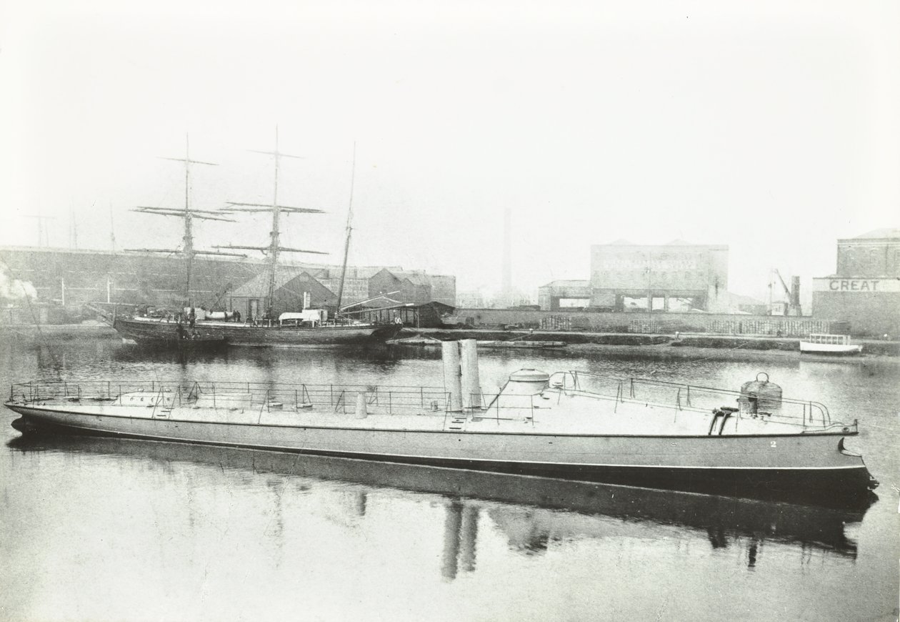 Um dos três torpedeiros construídos para o governo português, Londres, 1881 de English Photographer