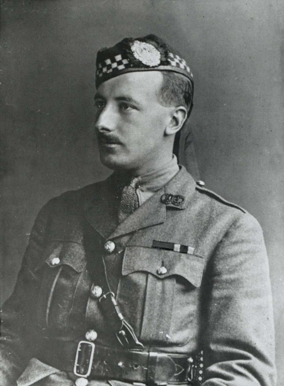 Retrato do Capitão Arthur Henderson VC, 2º Batalhão Argyll e Sutherland Highlanders, 1915 de English Photographer