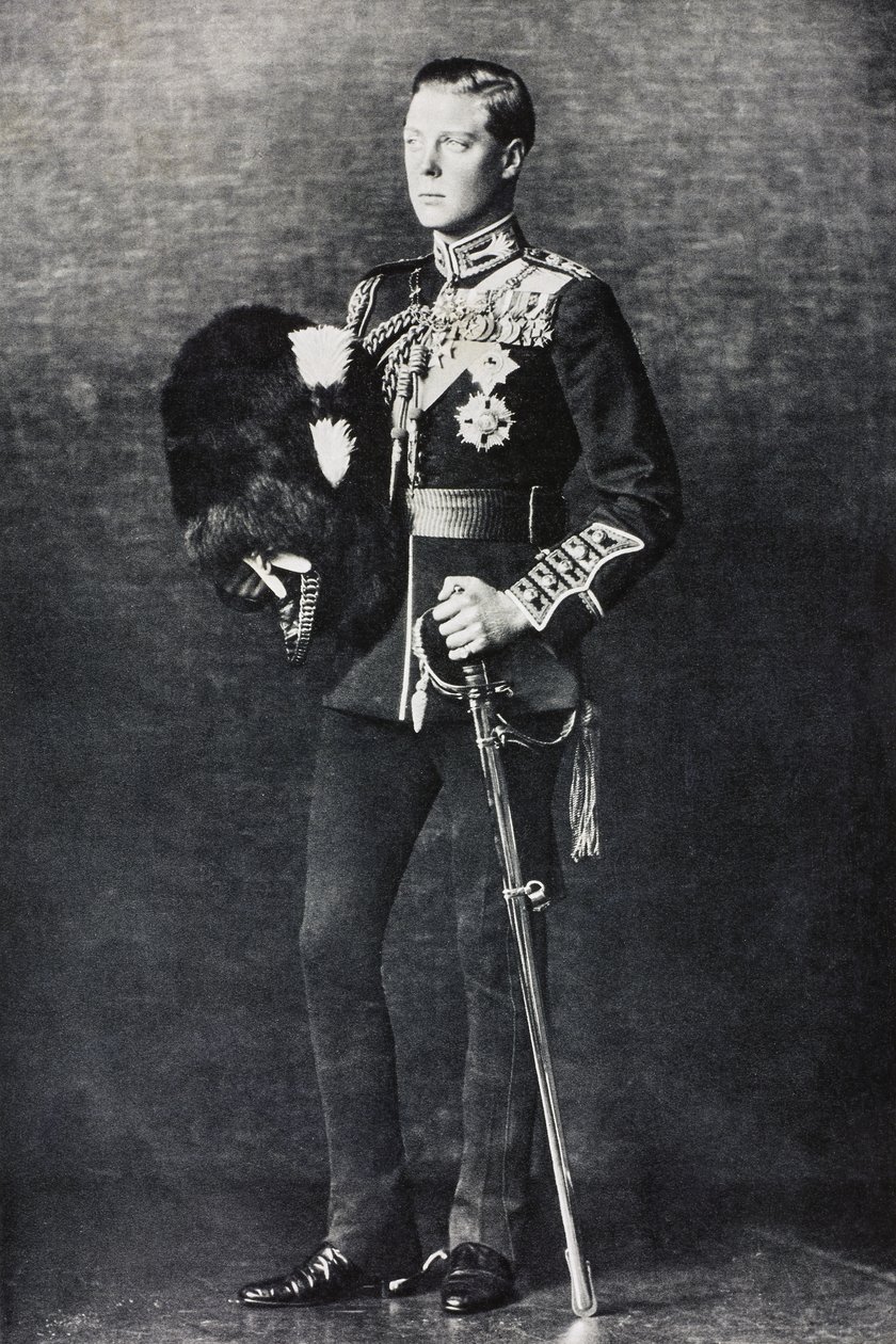 Retrato de Eduardo, Príncipe de Gales, no seu uniforme de coronel da Guarda Galesa de English Photographer