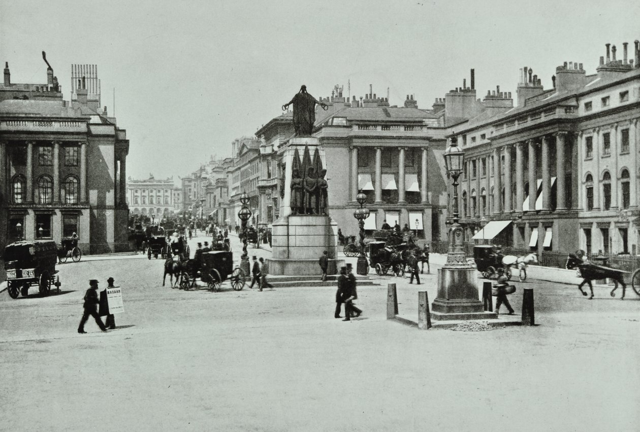 Regent Street, Westminster LB: Lugar de Waterloo olhando para Regent Street, 1896 de English Photographer