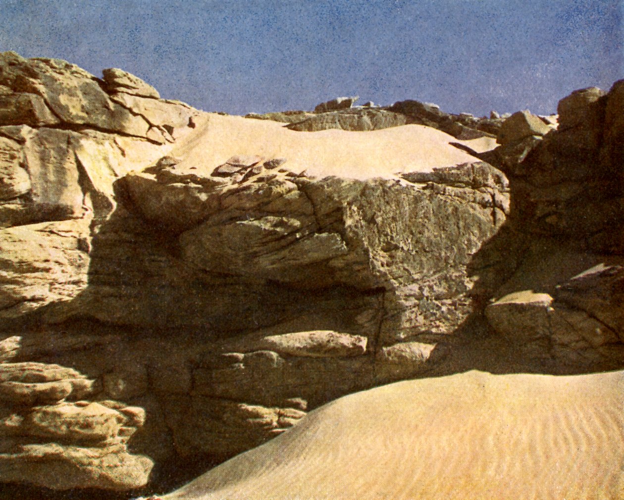 Muro de pedra no Saara, Egipto de English Photographer