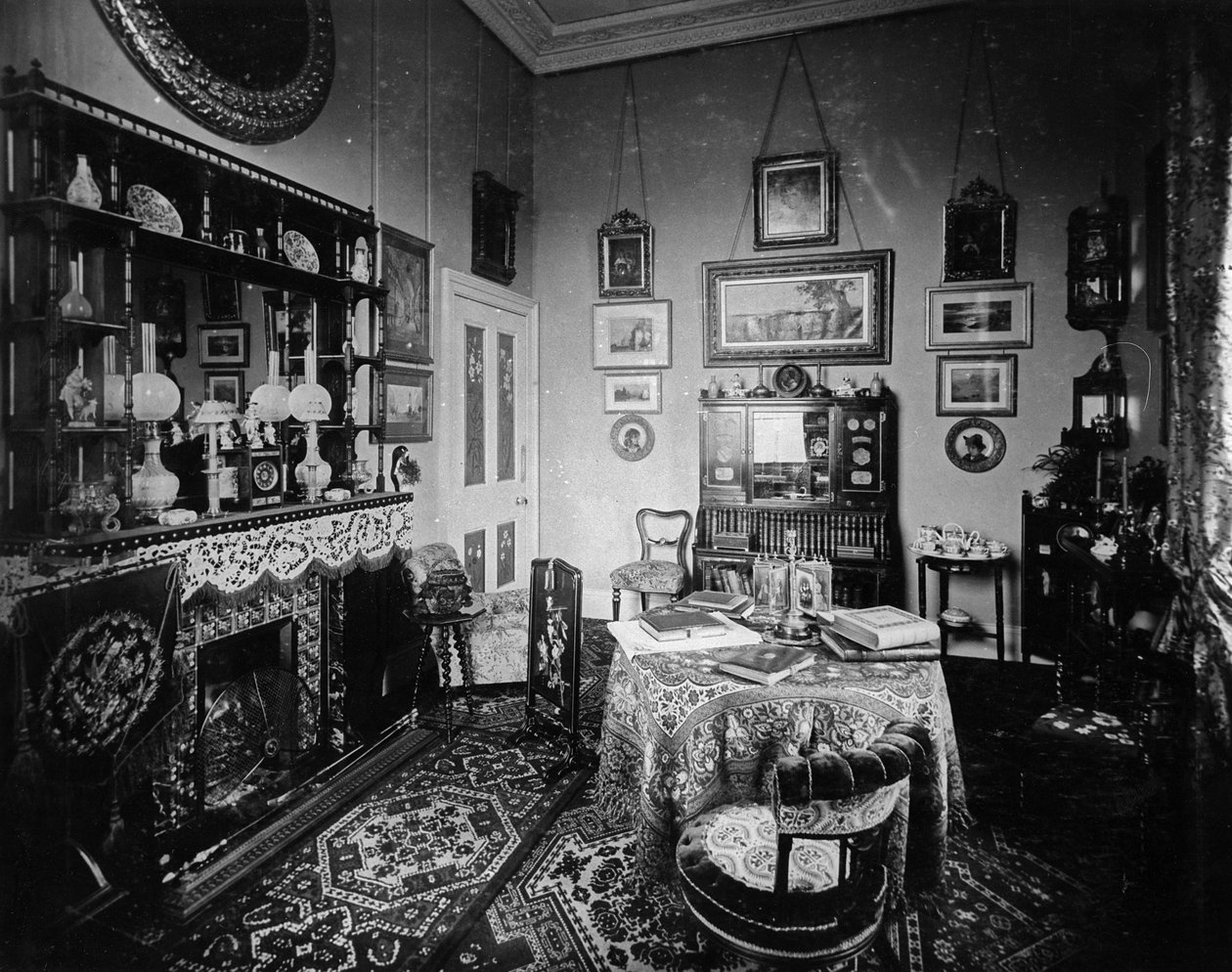 Quarto na Villa Hohenlohe, Baden-Baden de English Photographer