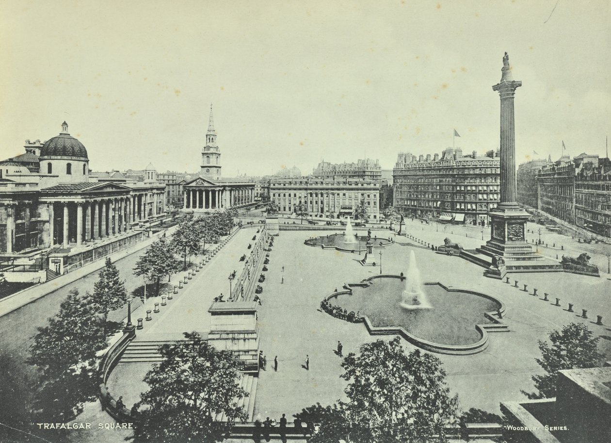 São Martinho na Galeria Nacional de Fields Coluna de Nelsons, Trafalgar Square, Westminster LB: vista de telhado olhando para o leste, 1895 de English Photographer
