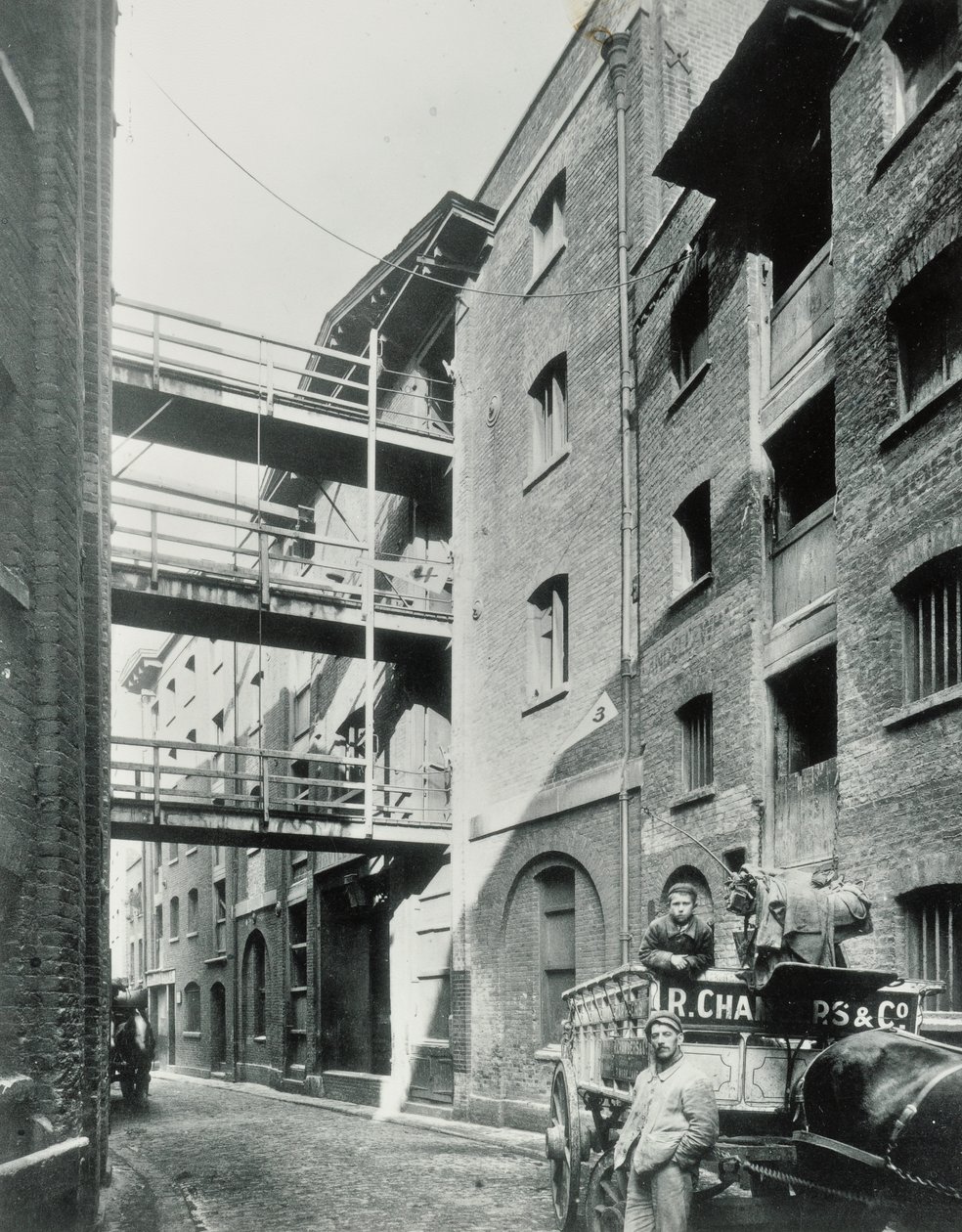 Shad Thames, Londres, 1890 de English Photographer