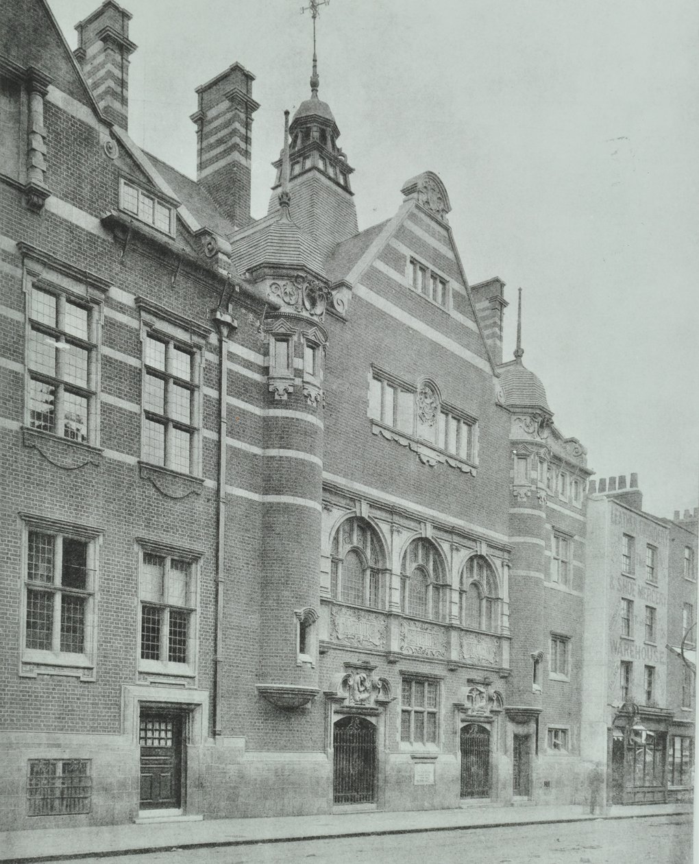Banhos Públicos de Shoreditch: exterior, 1898 de English Photographer