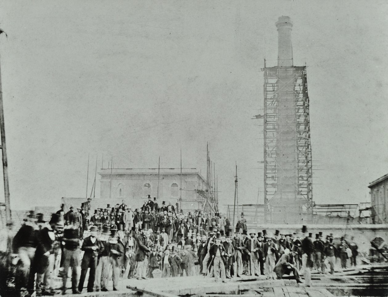 Esgoto do emissário do sul, Crossness: dignitários no local, 1865 de English Photographer