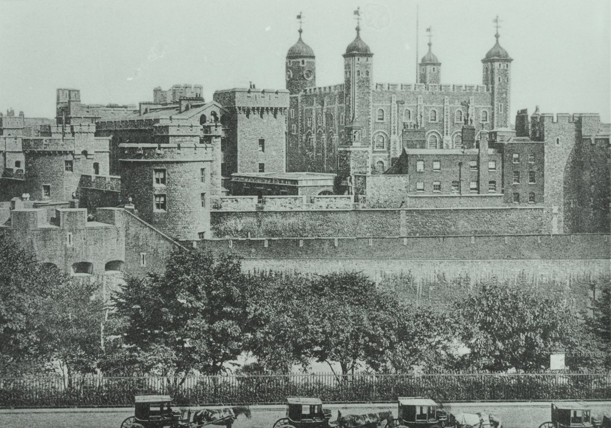 Tower Hill: vista da Torre de Londres, 1895 de English Photographer