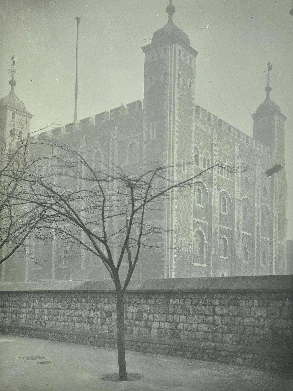 Torre de Londres, Tower Hill: Torre Branca, 1899 de English Photographer