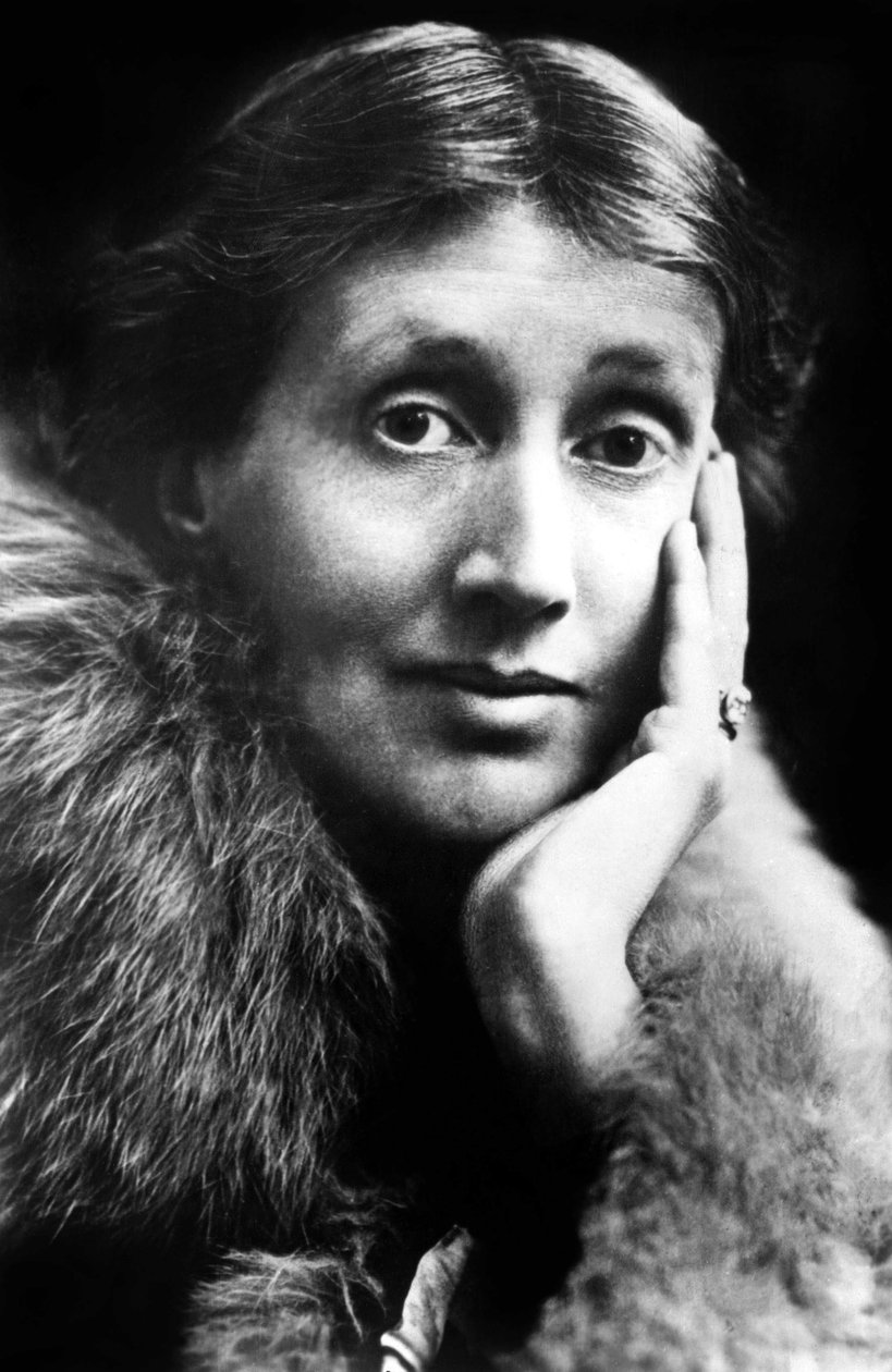Virginia Woolf (1882-1941) romancista inglesa, c.1930 (fotografia a preto e branco) de English Photographer