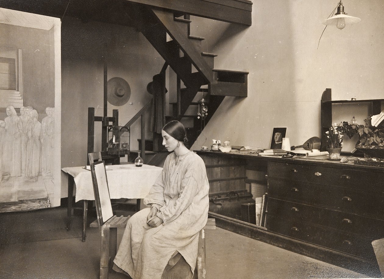 Winifred Knights em seu estúdio de English Photographer