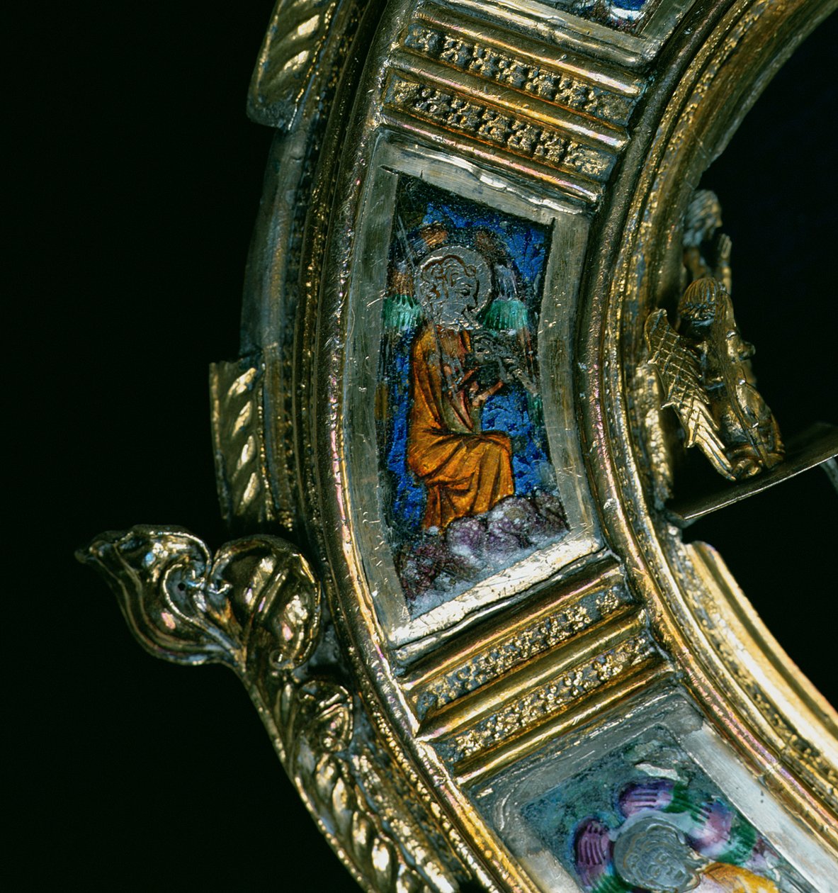 Anjo tocando um instrumento de sopro, detalhe do crozier de William de Wykeham (c.1320-1404) (prata dourada e esmalte champleve) (ver 205100-32) de English School